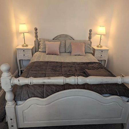 Cosy Bee And Apartment บอร์นมัธ ภายนอก รูปภาพ