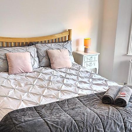 Cosy Bee And Apartment บอร์นมัธ ภายนอก รูปภาพ
